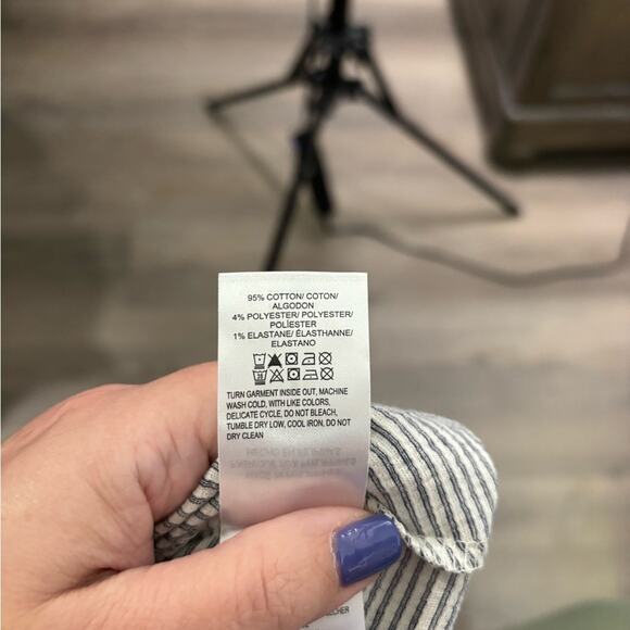 Lucky Brand Gray and White Striped Sleeveless V Neck Peplum Top Size Small - Picture 7 of 7